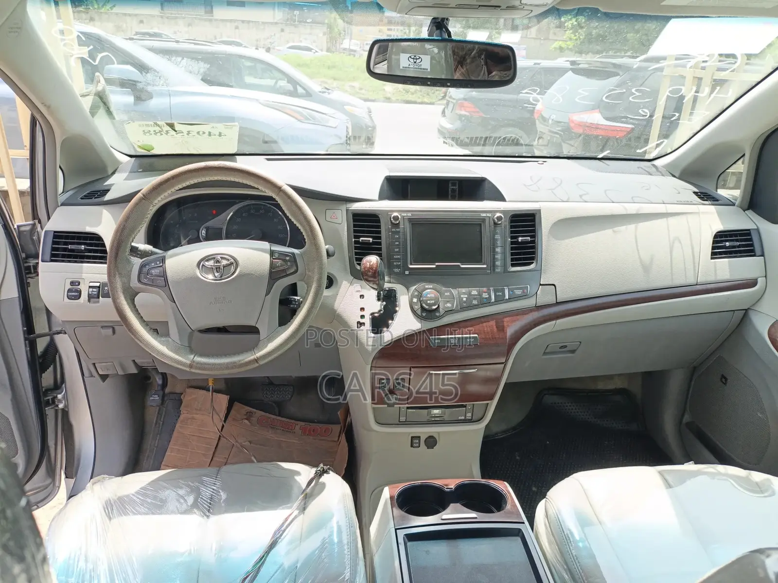 Toyota Sienna 2011 Silver
