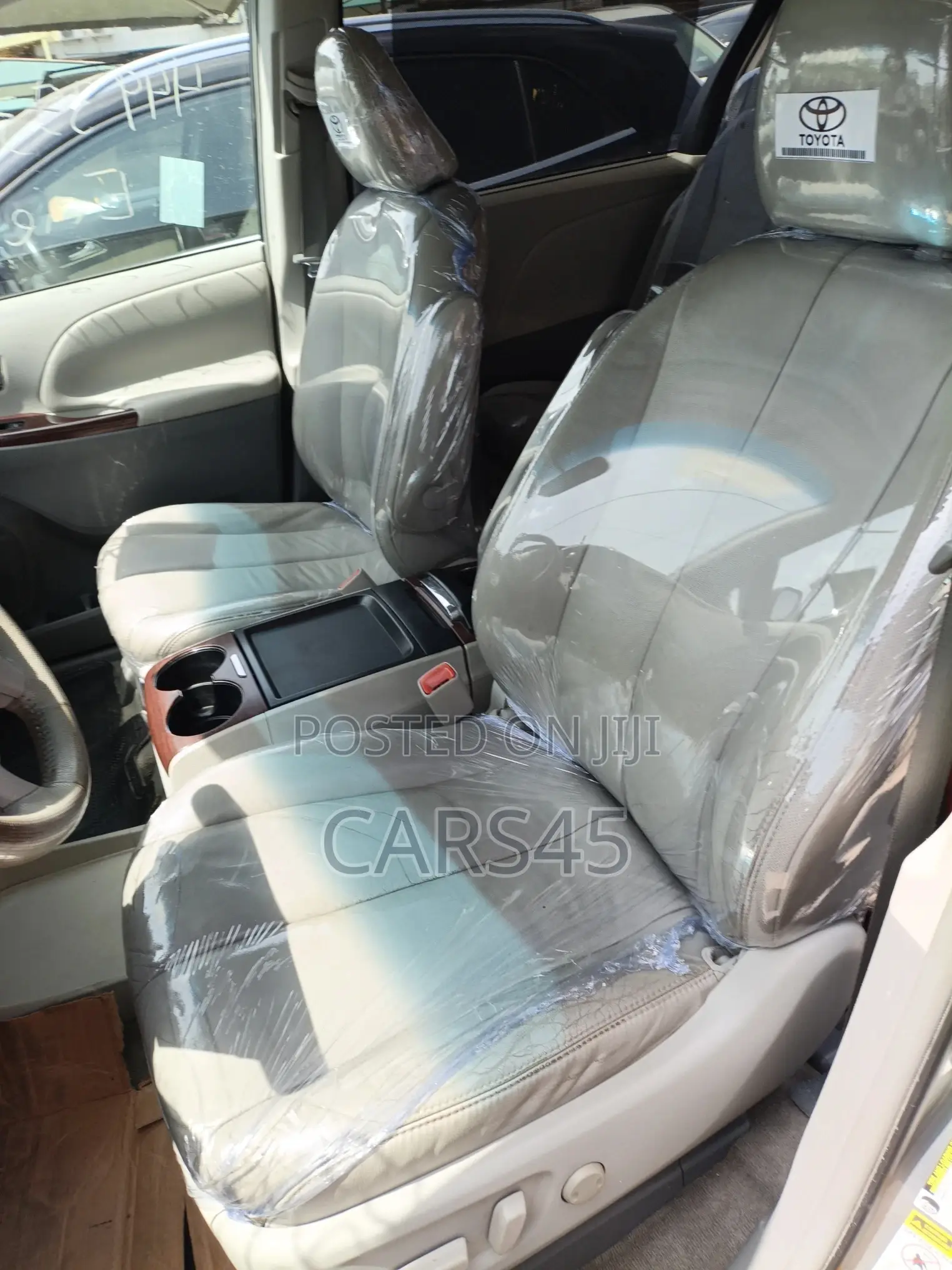 Toyota Sienna 2011 Silver