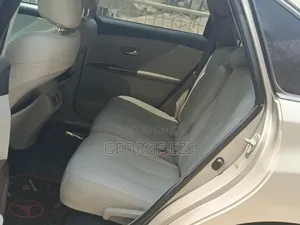 Toyota Venza 2010 Gold