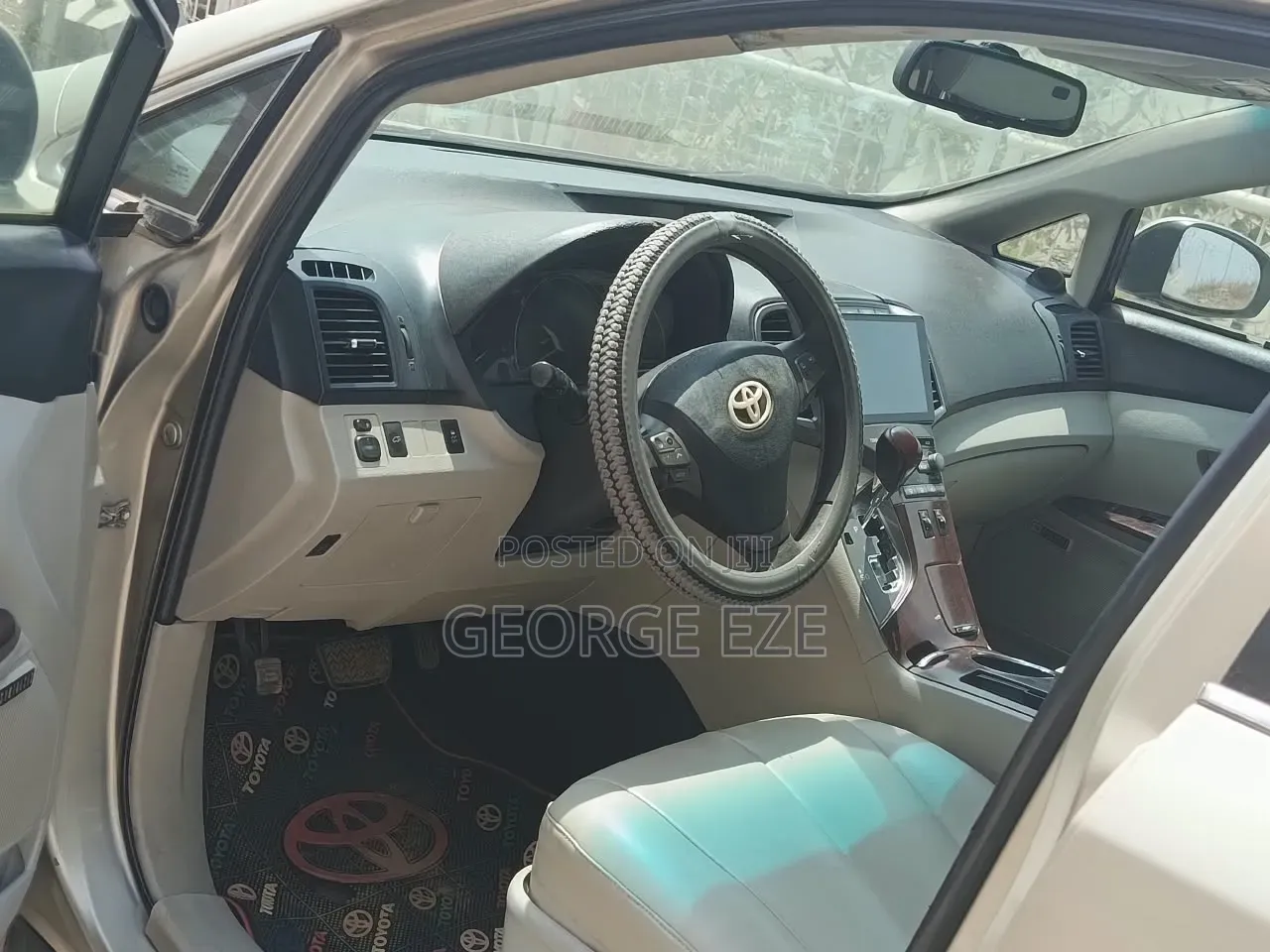 Toyota Venza 2010 Gold
