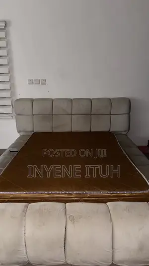 Bedframe/Mattress