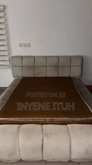 Bedframe/Mattress