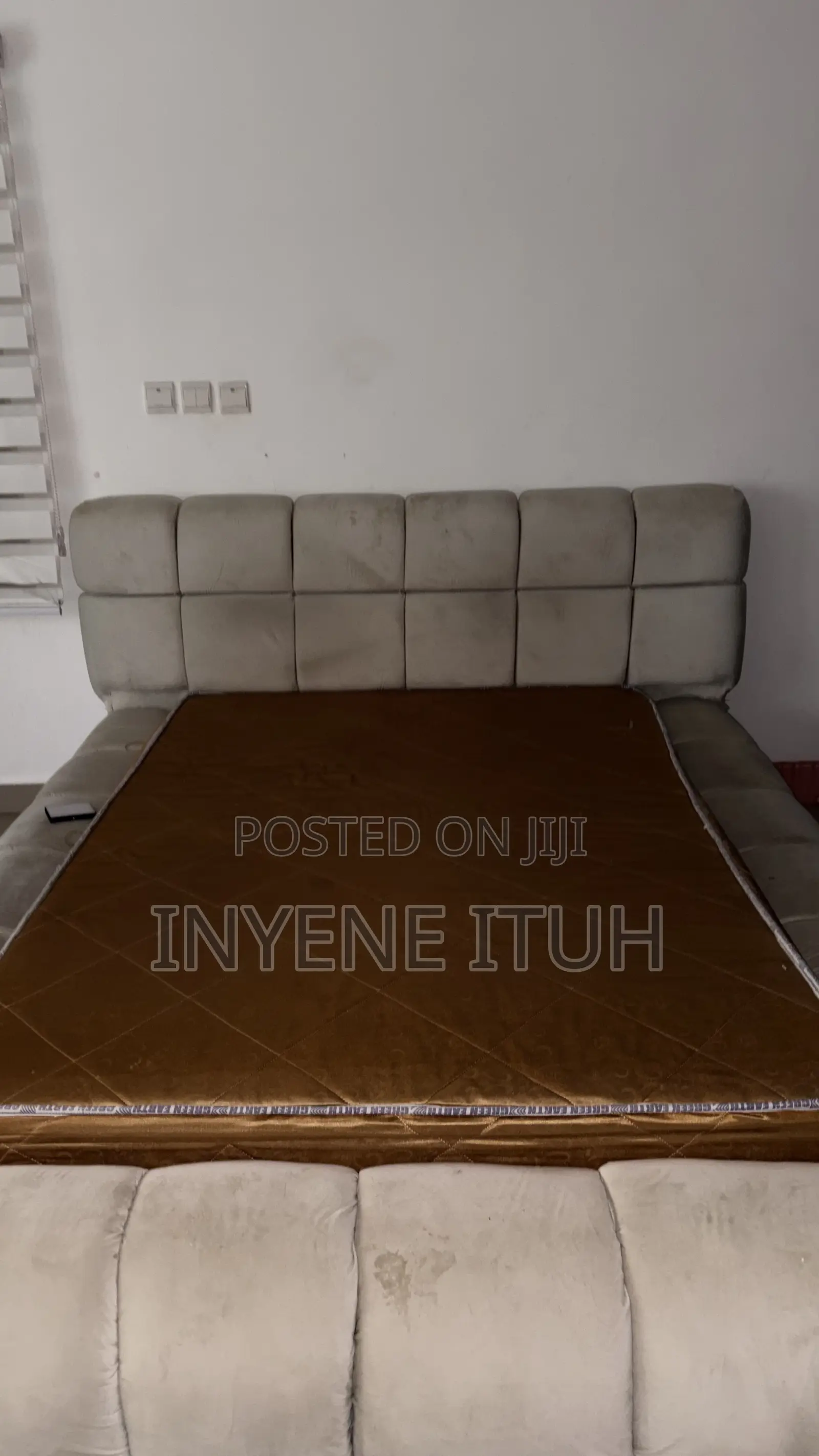 Bedframe/Mattress