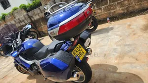 Yamaha 2010 Blue