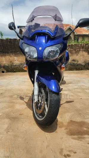 Yamaha 2010 Blue