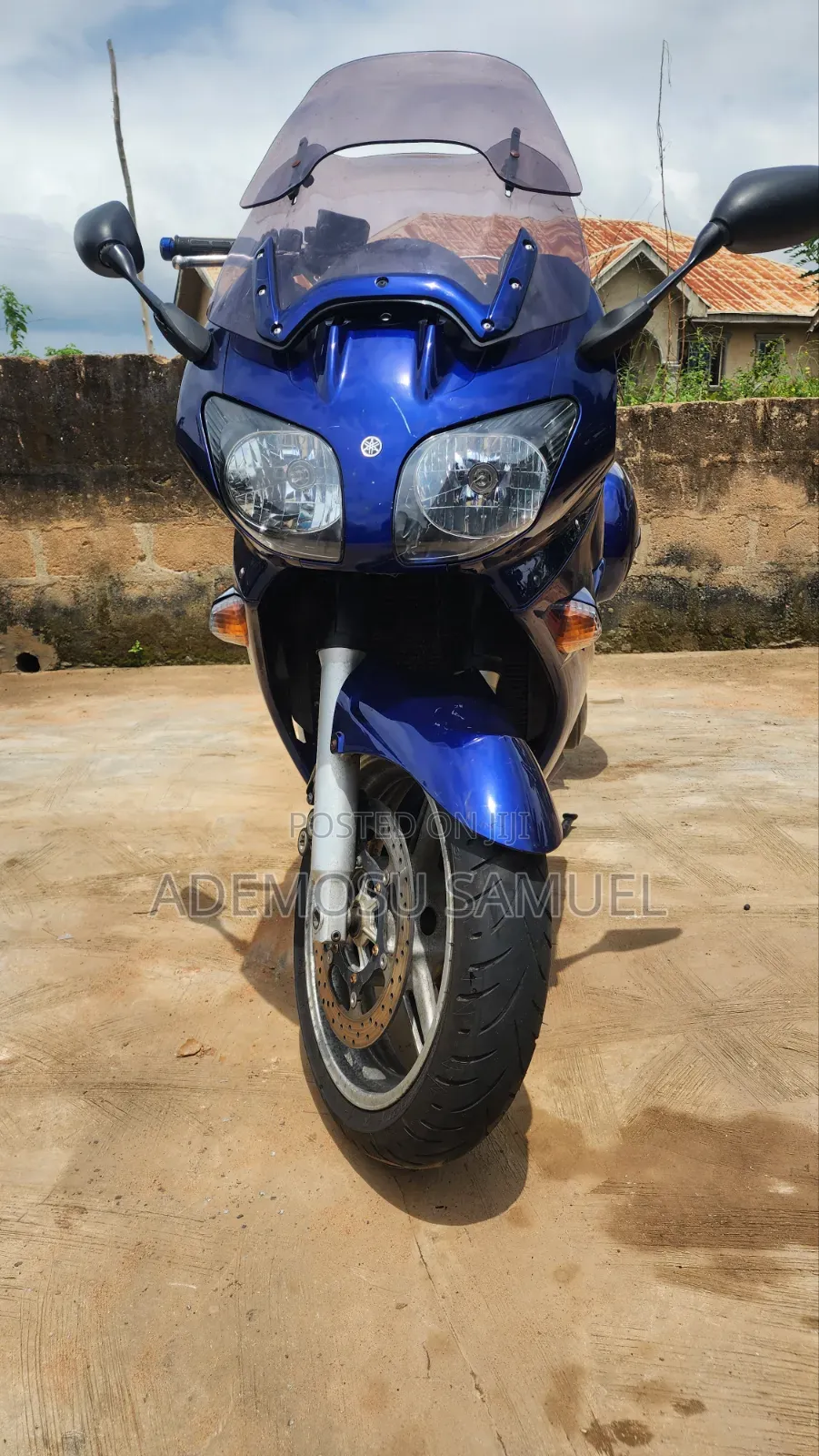 Yamaha 2010 Blue