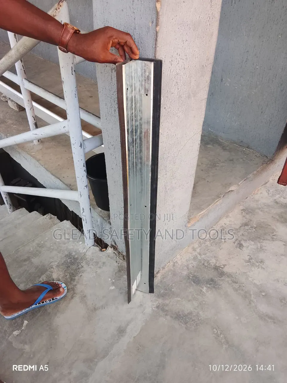 Rubber With Steel Corner Protector