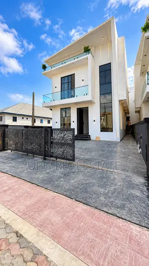 4bdrm Duplex in Ikota for sale