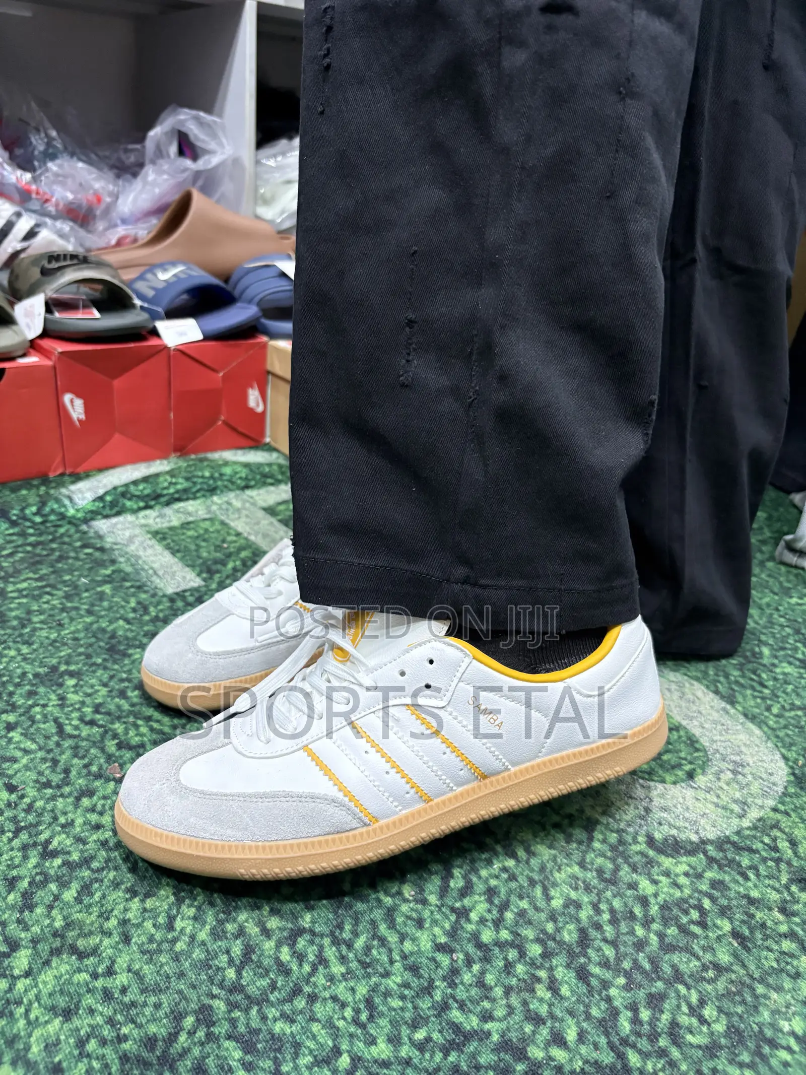 Adidas Sneakers