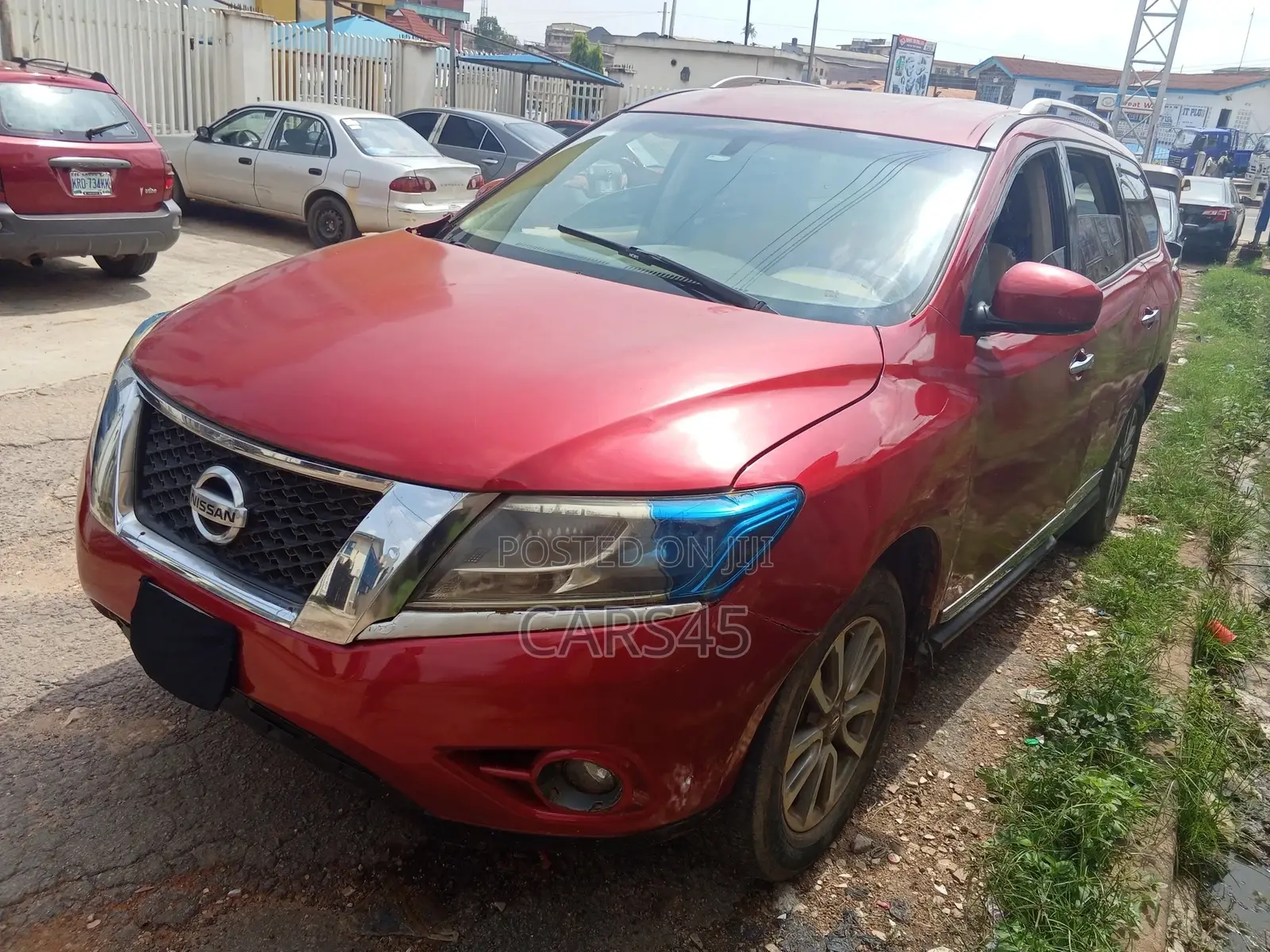 Nissan Pathfinder 2014 Red
