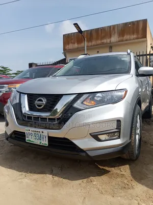 Nissan Rogue SV AWD 2018 Silver
