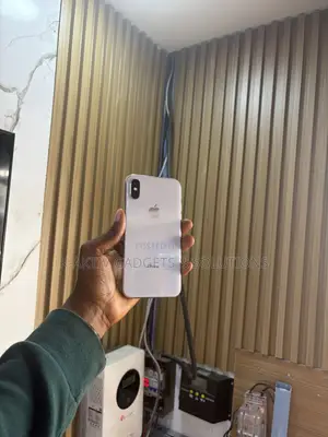 Apple iPhone XS 64 GB White