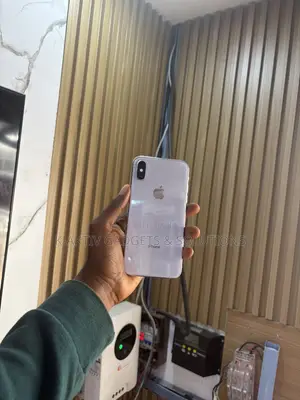 Apple iPhone XS 64 GB White
