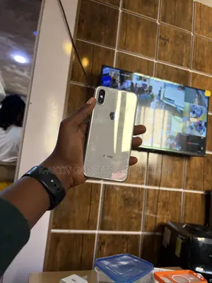 Apple iPhone XS 64 GB White