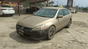 Honda Accord 2003 Gold