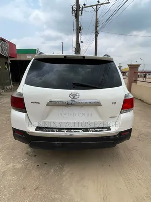 Toyota Highlander Limited 3.5l 4WD 2013 White