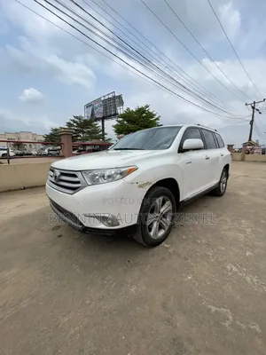 Toyota Highlander Limited 3.5l 4WD 2013 White