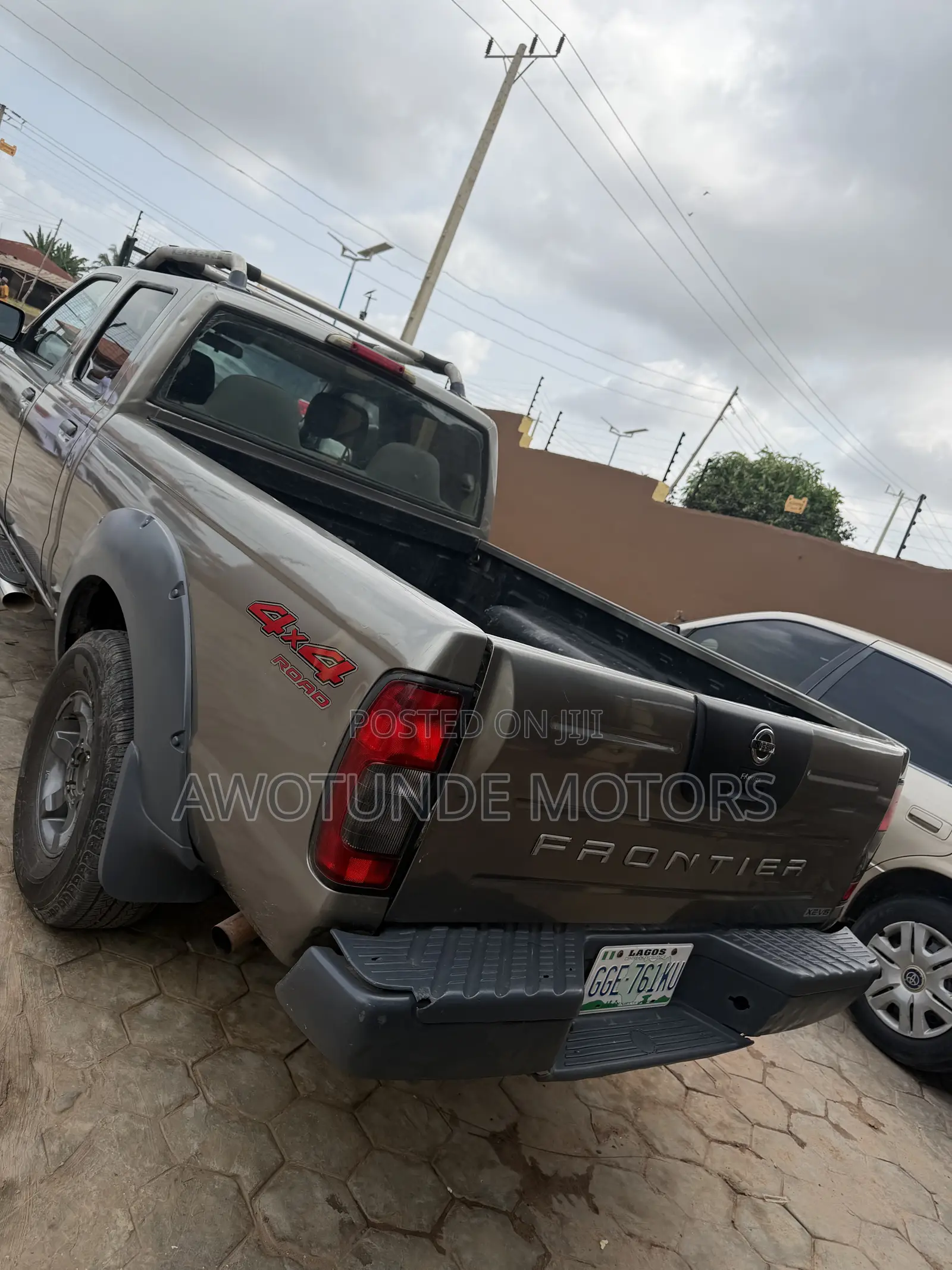 Nissan Frontier 2004 Gray