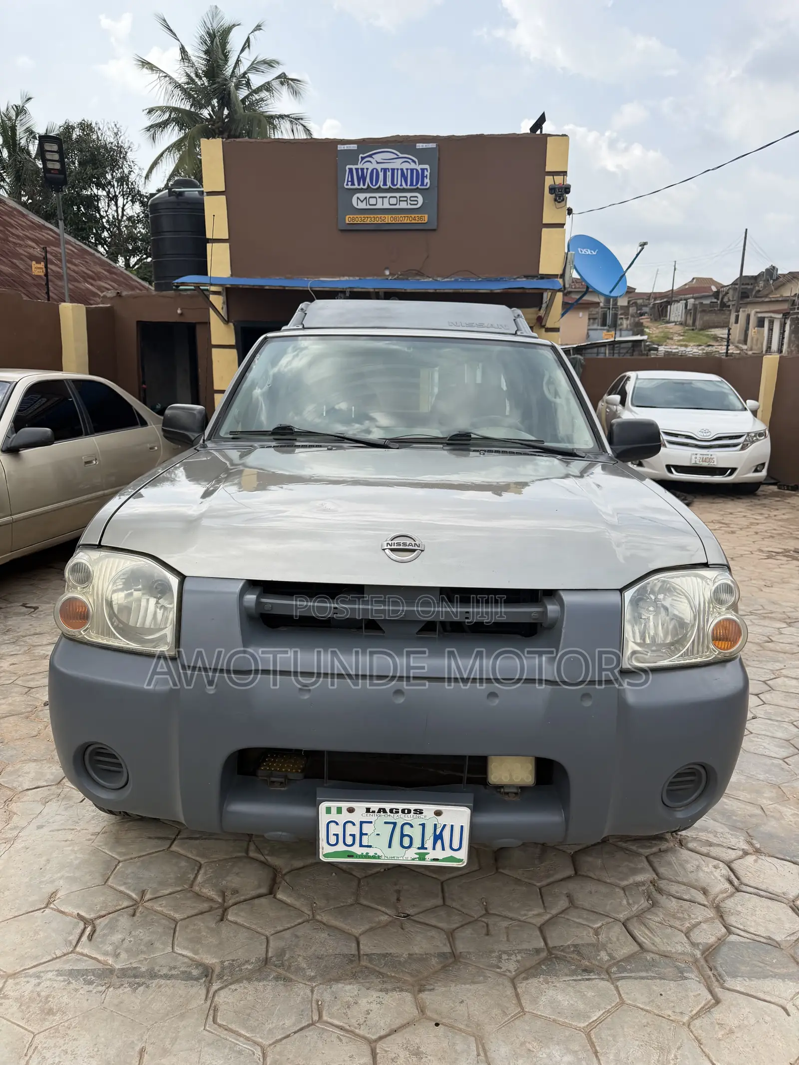 Nissan Frontier 2004 Gray