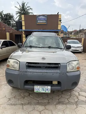 Nissan Frontier 2004 Gray