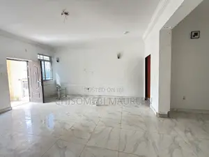 3bdrm Block of Flats in Wuye for rent