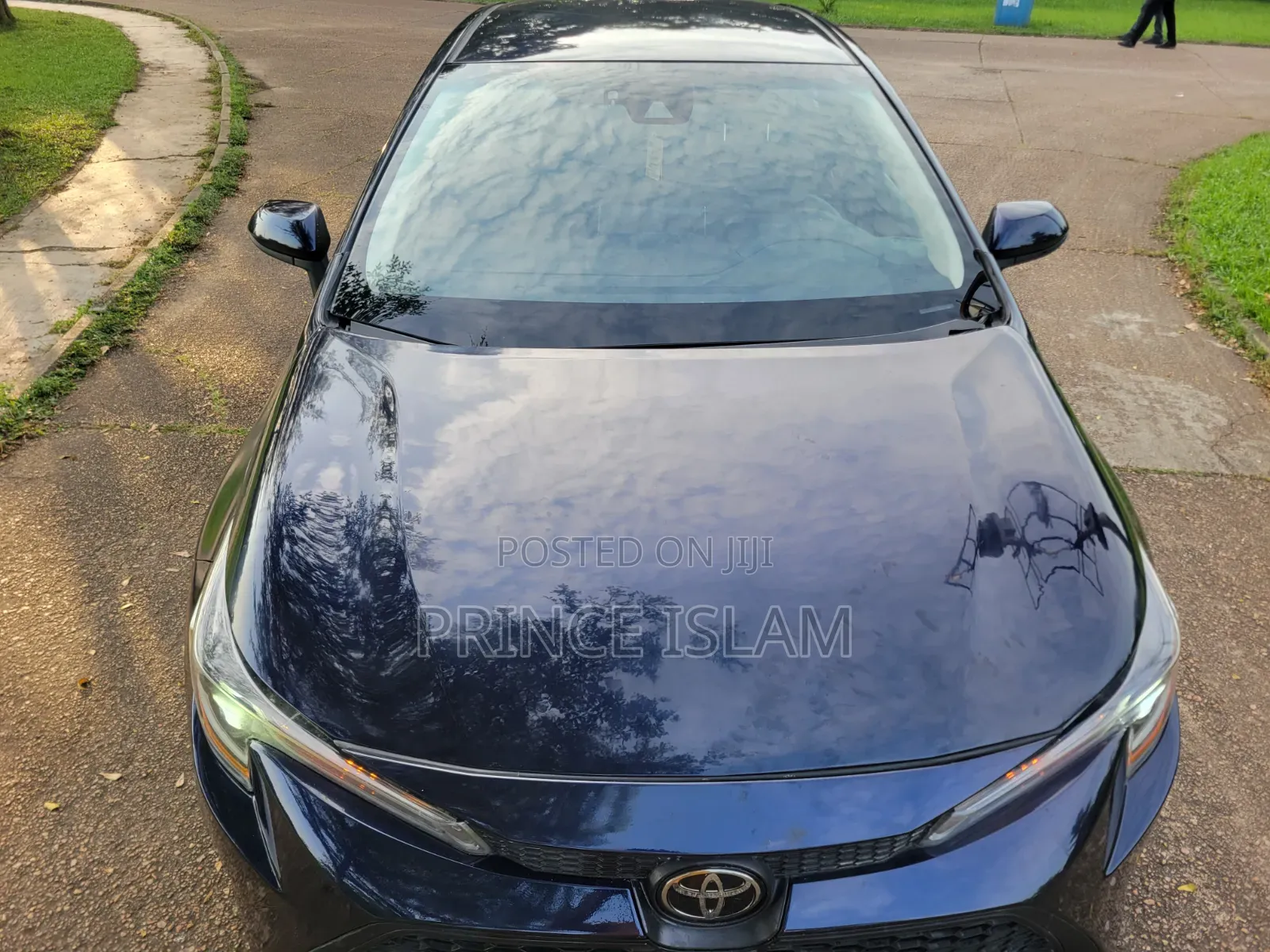 Toyota Corolla LE 2020 Blue