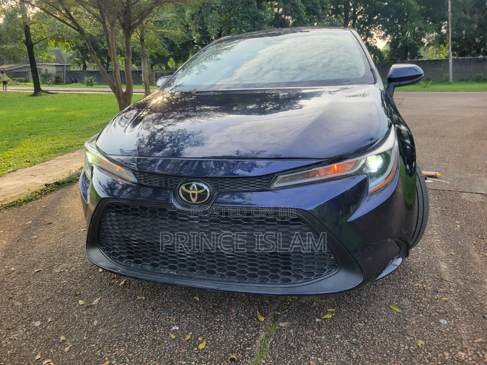 Toyota Corolla LE 2020 Blue