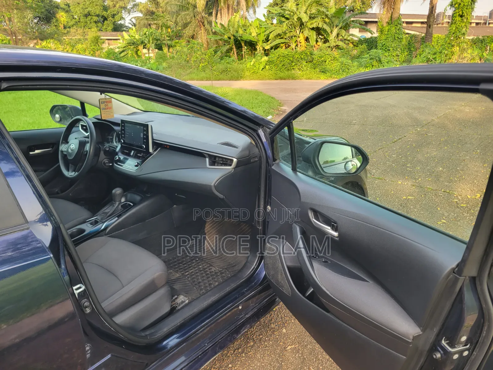 Toyota Corolla LE 2020 Blue