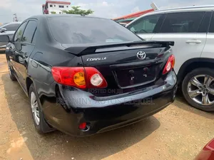 Toyota Corolla LE 4dr Sedan (1.8L 4cyl 4A) 2010 Black