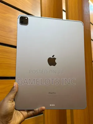 Apple iPad Pro 12.9 (2022) 128 GB Silver