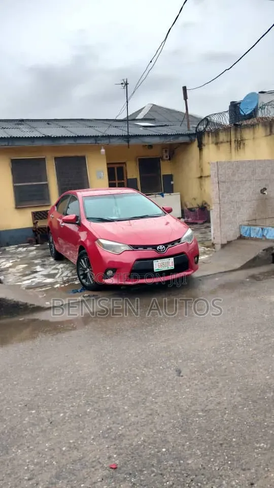 Toyota Corolla 2014 Red