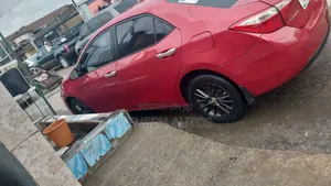 Toyota Corolla 2014 Red