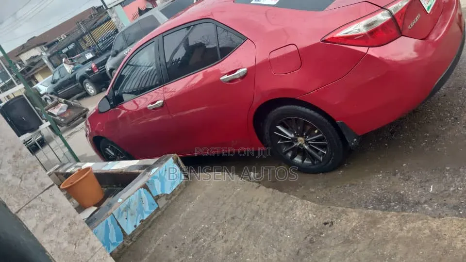 Toyota Corolla 2014 Red