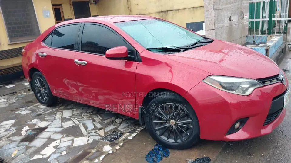 Toyota Corolla 2014 Red