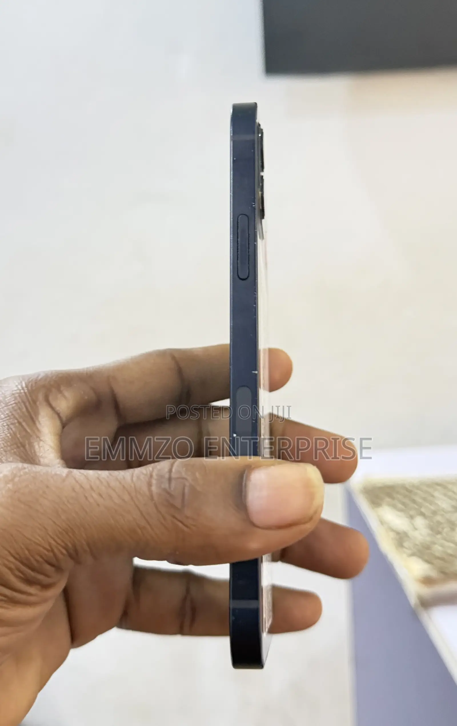 Apple iPhone 12 64 GB Black