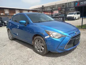 Toyota Yaris 2017 Blue