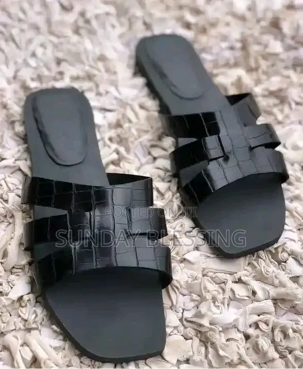 B Best Footwears