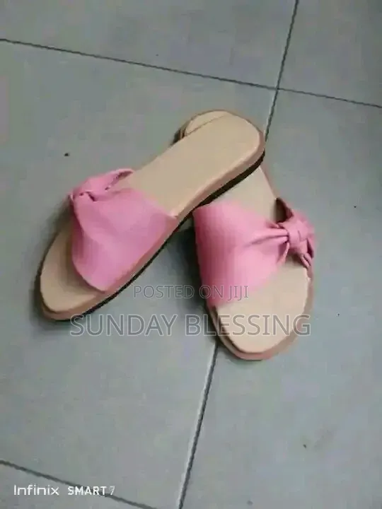 B Best Footwears