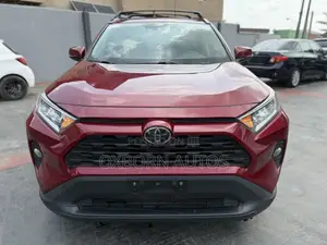 Toyota RAV4 XLE AWD 2020 Red