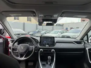 Toyota RAV4 XLE AWD 2020 Red