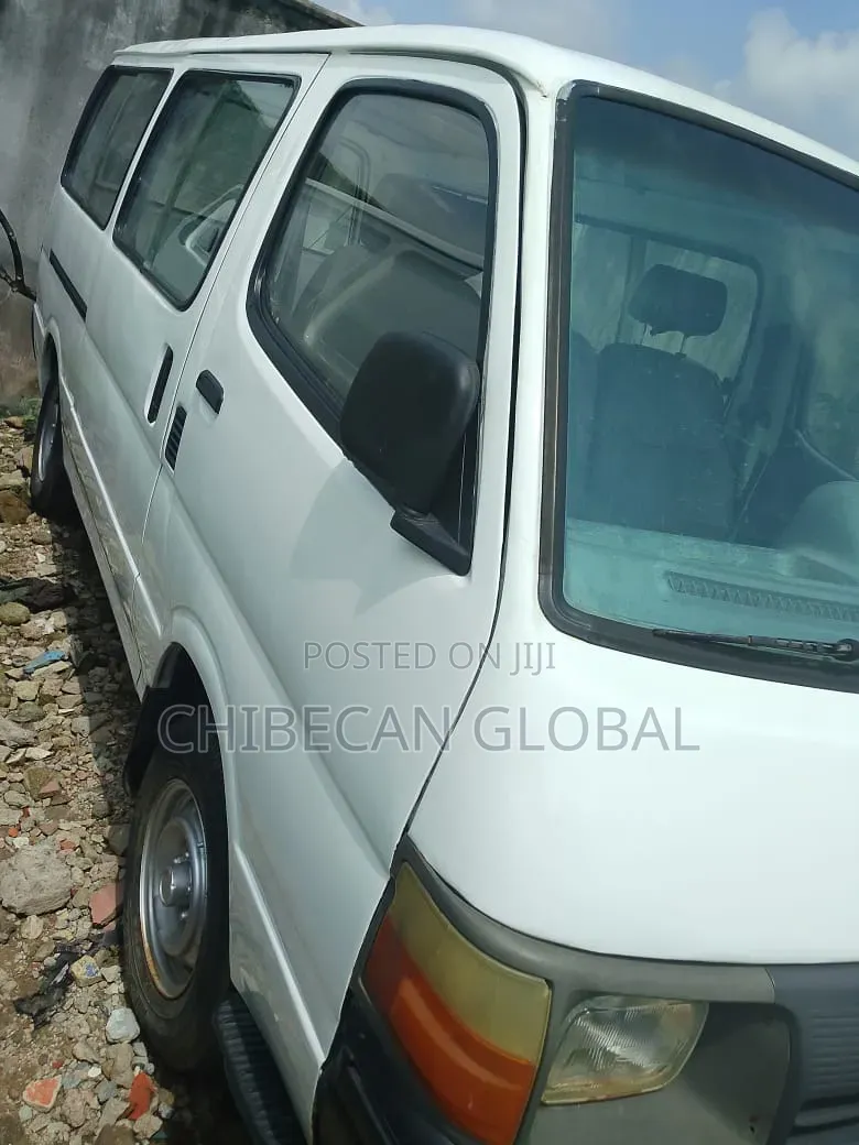 Toyota HiAce 1998 White