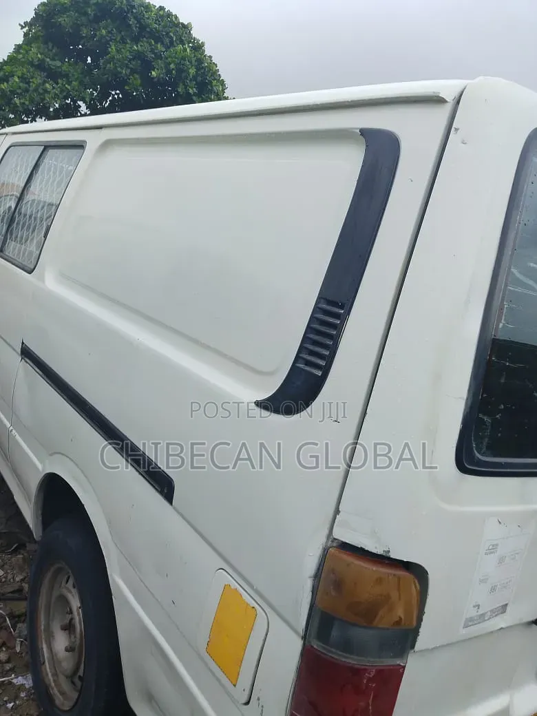 Toyota HiAce 1998 White