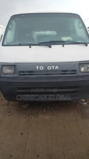 Toyota HiAce 1998 White