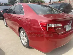 Toyota Camry SE 4dr Sedan (2.5L 4cyl 6A) 2013 Red