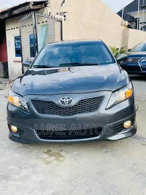 Toyota Camry SE V6 4dr Sedan (3.5L 6cyl 6AM) 2010 Gray