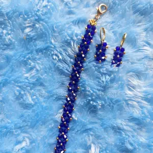 Handcrafted Beaded Pearl & Crystal Bracelet Elegant & Stylish Jewelry