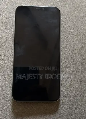 Apple iPhone X 64 GB White