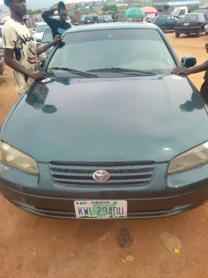 Toyota Camry LE 4dr Sedan (2.4L 4cyl 5M) 2002 Green