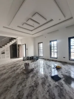 3bdrm Townhouse / Terrace in A Kush Estate, Dakwo District for rent