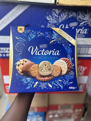 McVities Victoria Classic Biscuit Selection 490g